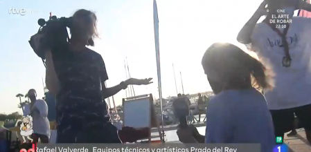 Pedida de matrimonio en directo a una operadora de cámara de 'España Directo'