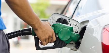 El Gobierno ha aprobado una bonificación para reducir el precio de los carburantes