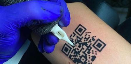 Un joven italiano decide tatuarse el código QR del certificado de vacunación