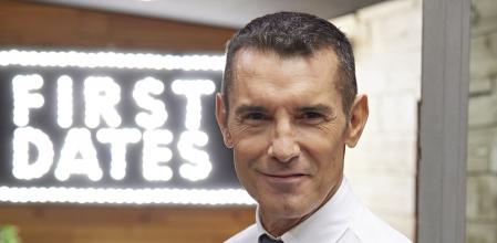 Carlos Sobera cede el gorro de capitán de 'First Dates Crucero' a Jesús Vázquez