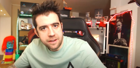 Auronplay, durante uno de sus vídeos en el canal de YouTube/Auronplay