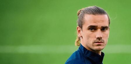 France's forward Antoine Griezmann reacts as he takes part in a training session at the Meineau stadium in Strasbourg, eastern France, on August 31, 2021 on the eve of the FIFA World Cup Qatar 2022 qualification Group D football match between France and Bosnia-Herzegovina. (Photo by FRANCK FIFE / AFP)