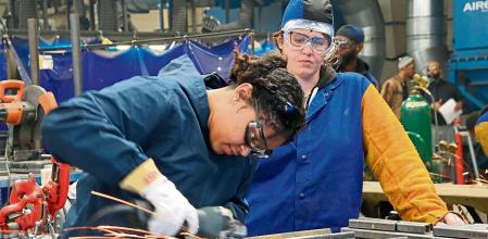 Alumnos de Formación Profesional (FP) FOMENT DEL TREBALL 06/09/2021