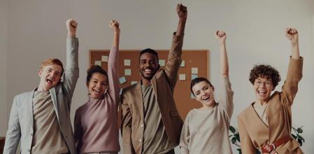 Grupo de alumnos que usan Dugga