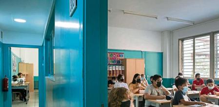 Primer dia de colegio en la escuela Londres-Clase de primerod e ESO A mientras les explican los horarios en escuela instituto Londres que por primer año se ha convertido en pública- Foto Ana Jiménez