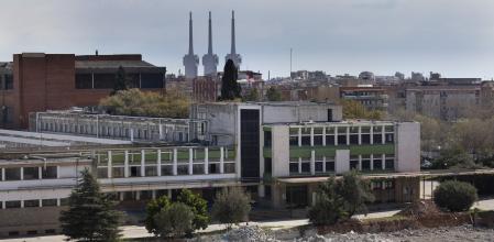 Derribo de naves en la antigua fábrica Mercedes del Bon Pastor