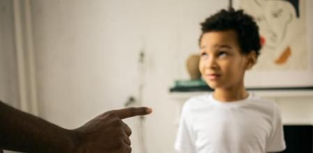 Hay que ser firme, pero no ser duro, dice la autora del libro