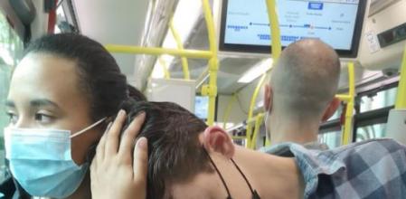 Todo empezó con una dormidita en un hombro ajeno