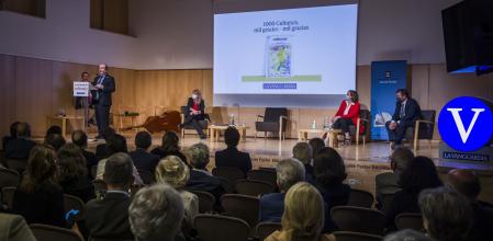 El ministro Iceta interviene en presencia de la consella Garriga, la alcaldesa Colau y el director de 'Guyana Guardian', Jordi Juan