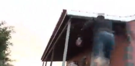 Un equipo de 'El programa de AR' deja su trabajo para ayudar a una familia en La Palma