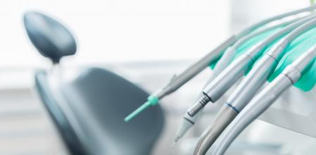 Las tarea del higienista bucodental es imprescindible en una clínica dental