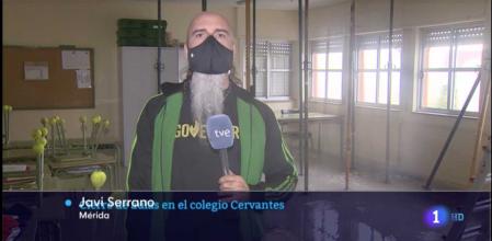 El llamativo aspecto de un reportero del Telediario de TVE en Extremadura