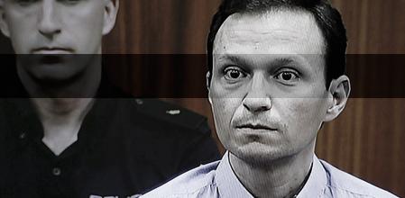 José Bretón, con su característica mirada fija, escucha al tribunal durante una de las sesiones del juicio