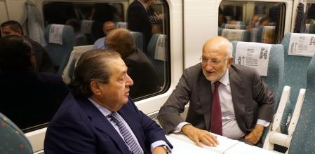 Vicente Boluda (AVE) y Juan Roig (Mercadona), camino del acto empresarial por el Corredor Mediterráneo en Barcelona en 2018.
