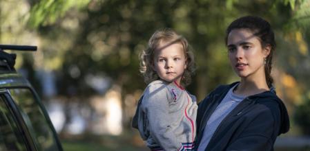 Margaret Qualley, a quien habíamos podido ver en 'The leftovers' o 'Érase una vez en Hollywood', protagonista de 'La asistenta'.