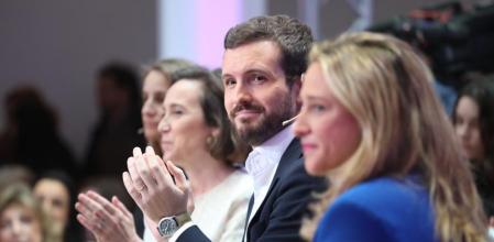 El presidente del PP, Pablo Casado, clausura Una jornada del ciclo “Mujer por encima de todo”, acompañado por las vicesecretarias de Organización, Ana Beltrán, Política Social, Cuca Gamarra, dirigentes y militantes del PP.