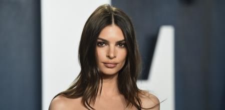 Model Emily Ratajkowski  attending the Vanity Fair Oscar Party 2020  on February 9, 2020 in Beverly Hills, CA.