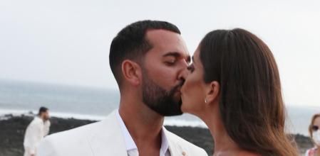 Anabel Pantoja and Omar Sanchez on their wedding in La Graciosa on Friday 01 October 2021