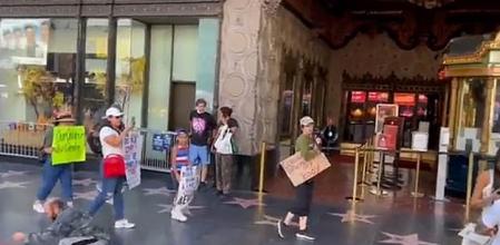 Un sintecho se hace viral tras dejar en evidencia a un grupo de antivacunas