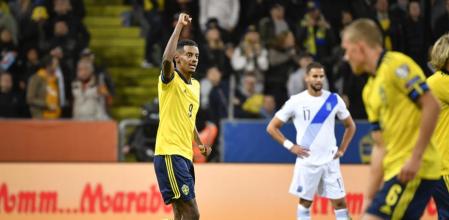 Swedens' Alexander Isak celebrates scoring during the World Cup Group B qualifying soccer match between Sweden and Greece at Friends Arena in Stockholm, Sweden, Tuesday, Oct. 12, 2021. (Jessica Gow/TT News Agency via AP)