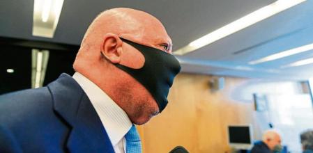 El miércoles arranca el primer juicio por las tres primeras piezas de la treintena que pesan sobre el excomisario de policía, cuyas actuaciones han dejado un poso de cloaca difícil de borrar
 Un exjuez, un vídeo sexual, coca y prostitutas: la extorsión imperfecta de Villarejo, a juicio