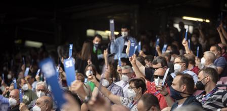 Barcelona- Asamnblea de compromisarios del Barça votacion a favor de los presupuestos-Foto Ana Jimenez
