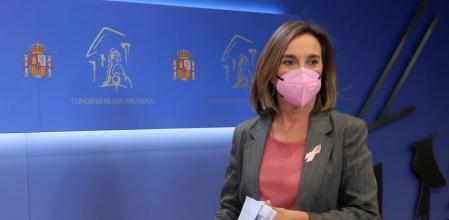 La portavoz del Grupo Popular en el Congreso, Cuca Gamarra, en la sala de prensa de la Cámara Alta