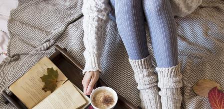 Unas medias calentitas nos pueden ayudar a vestirnos bien sin pasar frío.