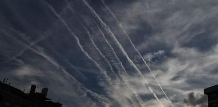 lineas de condensación sobre Barcelona