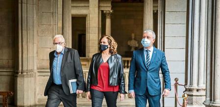 23 - 02 - 2021 / Barcelona / Ada Colau, Jaume Collboni i Ernest Maragall presenten el pacte d'inversions de proximitat als districtes. Saló de Cent, Ajuntament de Barcelona Barcelona / Foto: Llibert Teixidó