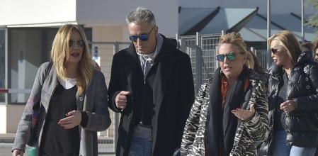 Belén Esteban, Belén Rodríguez, Kiko Hernández y Lidia Lozano por las calles de Madrid.