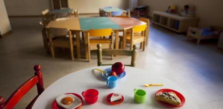 Una oferta de trabajo de una guardería arrasa por su extrema sinceridad advirtiendo de los contras