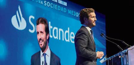 El líder del Partido Popular, Pablo Casado, interviene durante la apertura del XXIV Congreso Nacional de la Empresa Familiar en el Palacio de Congresos y Auditorio Baluarte, a 25 de octubre de 2021, en Pamplona, Navarra, (España). Bajo el lema ‘Trabajamos por una sociedad mejor’, este congreso pone de manifiesto los empeños de las empresas familiares para contribuir a cambiar el modelo social. Durante tres jornadas se abordarán temas como la sostenibilidad, el propósito empresarial, la inversión de impacto y el crecimiento; conceptos que están presentes en la definición estratégica de las empresas familiares. 25 OCTUBRE 2021;FELIPE VI;PAMPLONA;NAVARRA;XXIV CONGRESO NACIONAL EMPRESA FAMILIAR;PALACIO DE CONGRESOS Y AUDITORIO BALUARTE Eduardo Sanz / Europa Press 25/10/2021