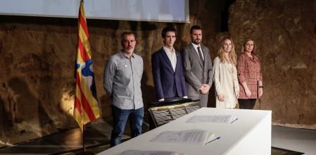 El alcalde y los representantes de los partidos que impulsan la moción de censura en Badalona