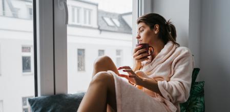 Una bata nos ayudará a mantener el calor corporal al salir de la cama.