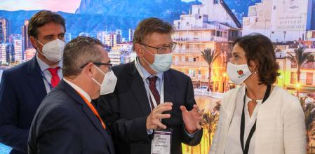 Ximo Puig en la Feria de Turismo de Londres con la ministra de Turismo Reyes Maroto