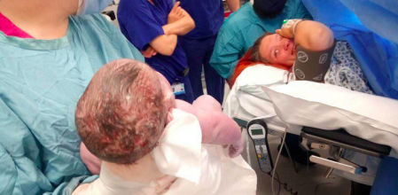 El bebé gigante de 7 kilos que ha nacido en Reino Unido: “Es como una calabaza de Halloween”