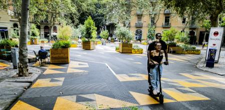 La supermanzana del barrio de Sant Antoni, uno de los iconos de las políticas de Ada Colau