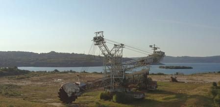 Gracias a un proceso de rehabilitación en As Pontes, el enorme hueco de la mina y su escombrera son hoy un paraíso natural