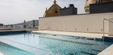 302MeBarcelona-Rooftop_Pool