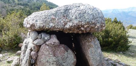 Dolmen de la Casa Encantada. Senterada