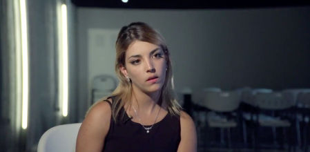 La joven y polémica Isabel Peralta, de tan solo 19 años, es una de las protagonistas de 'Los Cachorros Ultras'