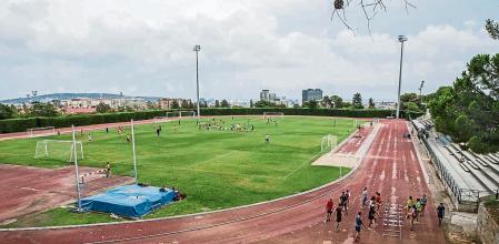 13 - 09 - 2021 / Barcelona / Zona de deportes de la Universitat de Barcelona donde se plantea emplazar la ampliación del Hospital Clinic / Foto: Llibert Teixidó