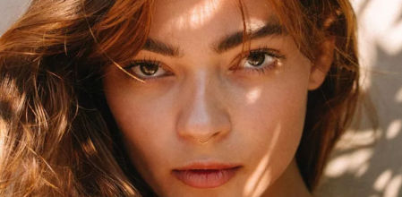 La modelo Christy Giles ha sido hallada en la puerta de un hospital