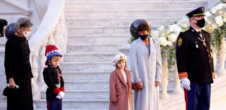 Monaco (Monaco), 19/11/2021.- Prince Albert II of Monaco (R), Princess Caroline of Hanover (L), Princess Stephanie (2-R) and Prince Jacques (2-L) and Princess Gabriella (3-R) attend celebrations marking Monaco's National Day at the Palace in Monaco, 19 November 2021. EFE/EPA/ERIC GAILLARD / POOL MAXPPP OUT