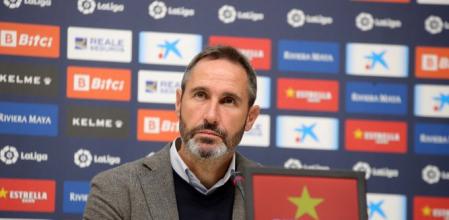 Vicente Moreno, en la rueda de prensa previa al derbi contra el Barça.