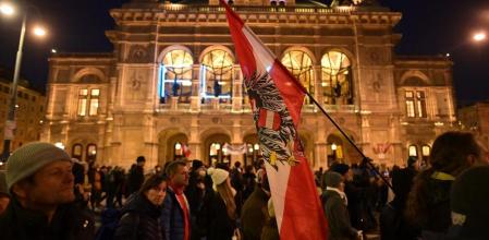 LV_ Manifestaciones y disturbios en toda Europa contra los confinamientos y el pasaporte covid