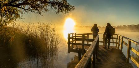 Amanecer en el lago de Banyoles.