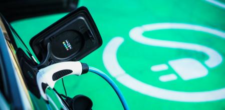 Los vehículos de combustión siguen siendo los más populares porque tienen una mayor autonomía y son más baratos.