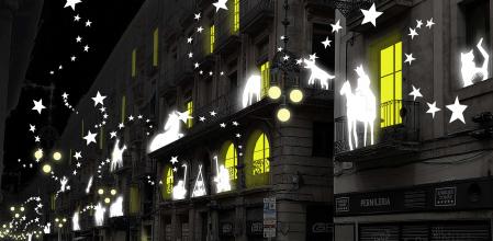 21/11/2021. El tradicional belén de Sant Jaume deja de hacerse para dar paso a una intervención artística que muestra la riqueza pesebrística de la ciudad El autor, el arquitecto Jordi Darder, ha imaginado un paisaje navideño que se extiende por las calles Jaime I y Ferran, con figuras luminosas en altura a los balcones y belenes de diferentes estilos artísticos en los bajos comerciales